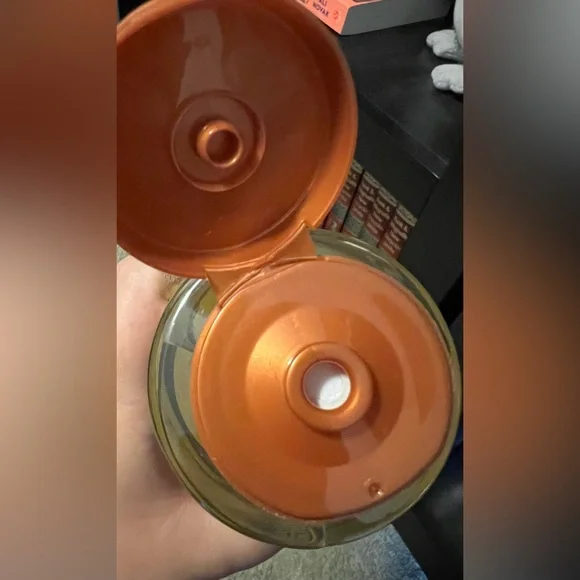 Tree Hut Vanilla Foaming Gel Wash - Orange Cap - Picture 3 of 3